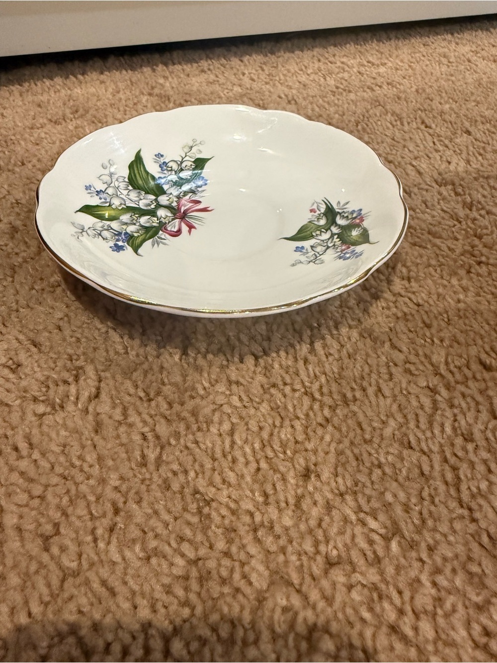 VINTAGE REGENCY LILY OF THE VALLEY RIBBON BOW ENGLAND CUP & SAUCER; TEACUP - Picture 5 of 8